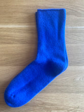 Load image into Gallery viewer, Cashmere socks- blue
