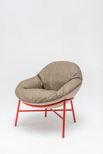 Load image into Gallery viewer, Oyster Chair