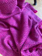 Load image into Gallery viewer, Pink and white Cashmere Blankets