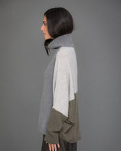 Load image into Gallery viewer, Patchwork Cashmere Jumper in grey and green