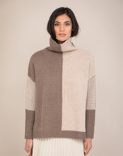 Load image into Gallery viewer, Two-Tone Roll Neck Cashmere Jumper in brown