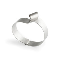 Load image into Gallery viewer, Serpentine S Bracelet