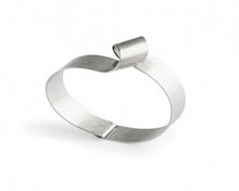 Load image into Gallery viewer, Serpentine S Bracelet