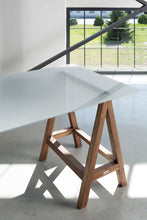 Load image into Gallery viewer, TABLE 04