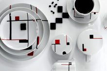 Load image into Gallery viewer, Mond Decor dinner plate