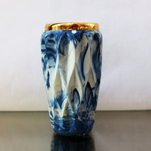 Load image into Gallery viewer, Kristal Vase decorated with gold

